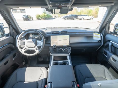 New 2026 Land Rover Defender 110 X-Dynamic SE AWD/4WD image 17