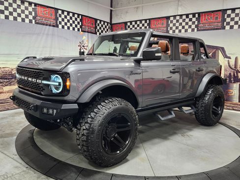 Used 2022 Ford Bronco Wildtrak image 9