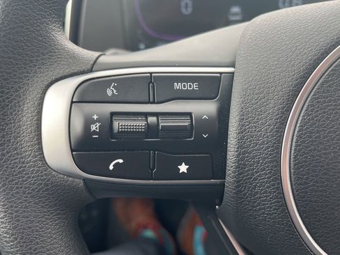 Certified 2025 Kia Sportage LX image 22
