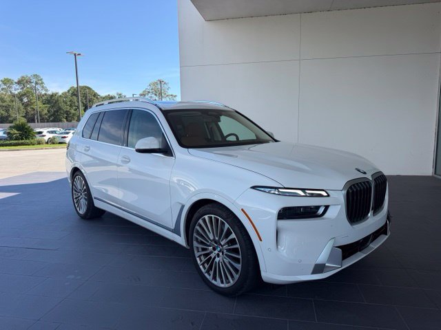 Used 2026 BMW X7 xDrive40i w/ Premium Package AWD/4WD image 4