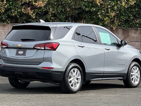 Used 2023 Chevrolet Equinox LS AWD/4WD image 5