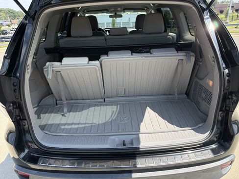 Used 2015 Toyota Highlander LE AWD/4WD image 30