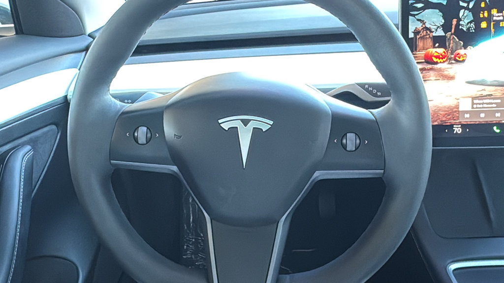Used 2023 Tesla Model 3 Standard Range RWD image 10