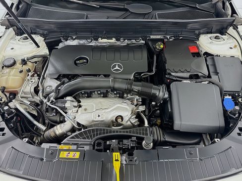 Certified 2022 Mercedes-Benz GLB 250 image 12