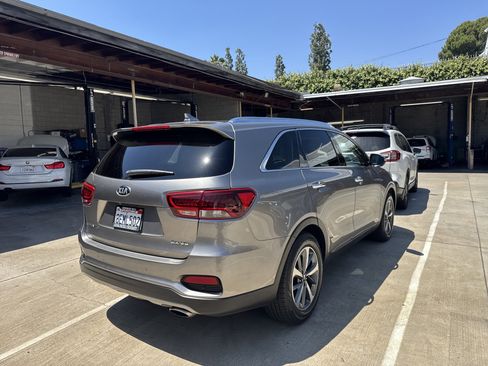 Used 2019 Kia Sorento EX w/ EX Touring Package FWD image 3