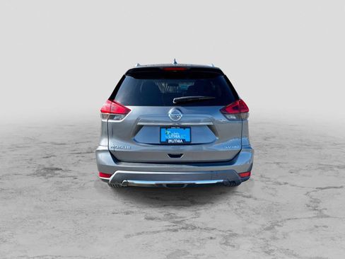 Used 2017 Nissan Rogue SV image 7