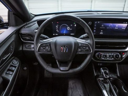Used 2025 Buick Envista Sport Touring w/ Convenience I Package FWD image 19