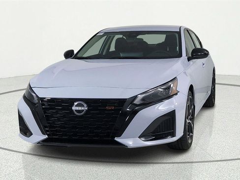 New 2026 Nissan Altima 2.5 SR image 2