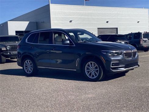 Used 2022 BMW X5 xDrive40i w/ Luxury Seating Package image 4