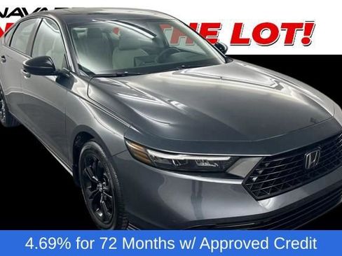 Certified 2025 Honda Accord SE image 1