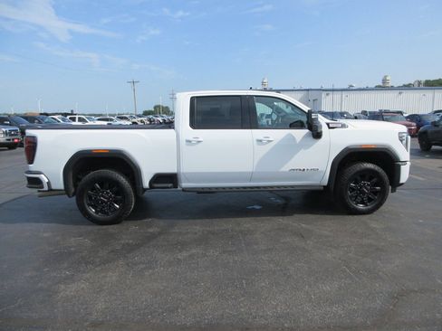 Certified 2025 GMC Sierra 2500 AT4 w/ AT4 Premium Plus Package AWD/4WD image 5