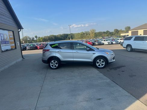 Used 2014 Ford Escape SE image 4