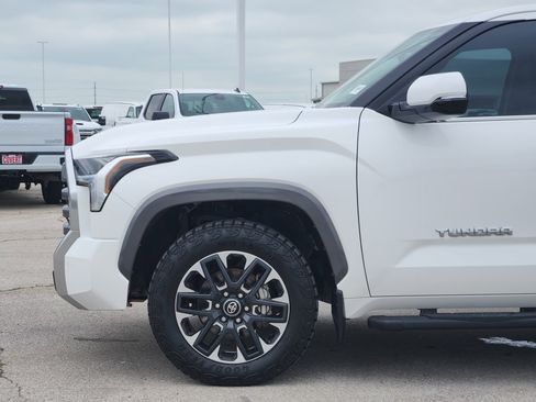 Used 2025 Toyota Tundra Limited w/ Power Package RWD image 9