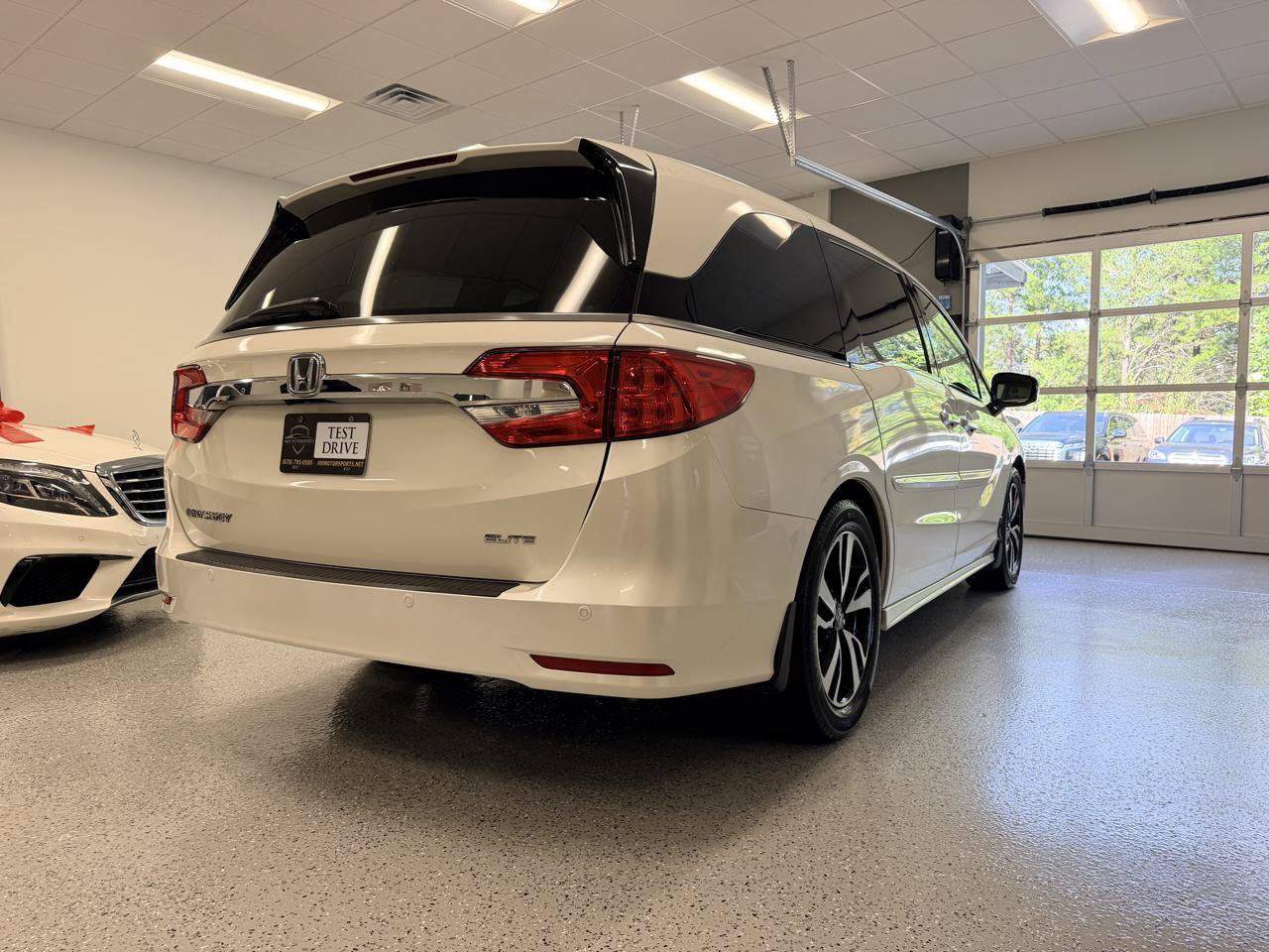 Used 2018 Honda Odyssey Elite image 8