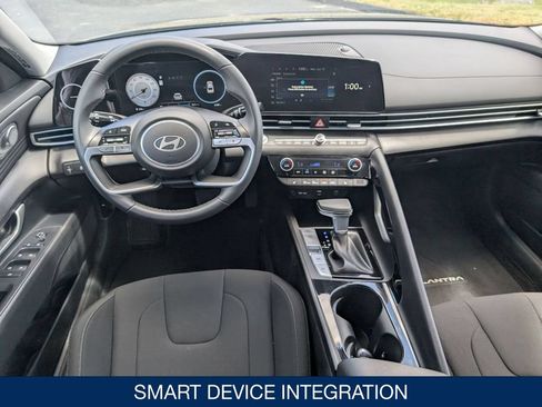 Certified 2025 Hyundai Elantra SEL FWD image 19