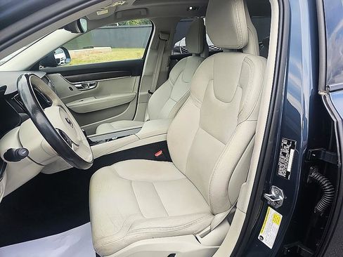 Used 2018 Volvo V90 T6 Cross Country w/ Convenience Package AWD/4WD image 16