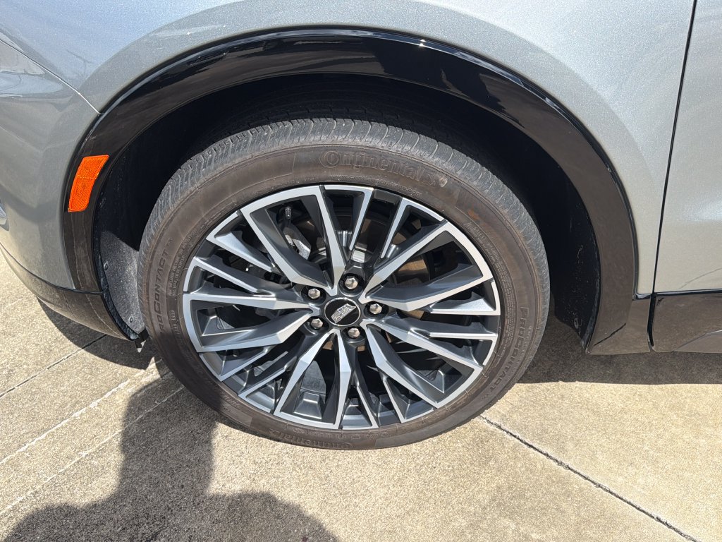 Used 2025 Cadillac XT4 Sport FWD image 11