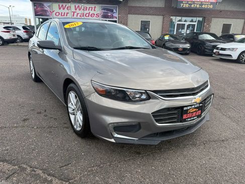 Used 2017 Chevrolet Malibu LT FWD image 2