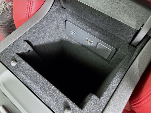 New 2026 Jaguar F-PACE R-Dynamic S AWD/4WD image 29