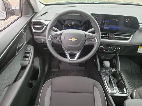 New 2026 Chevrolet TrailBlazer LT w/ LT Cold Weather Package FWD image 17