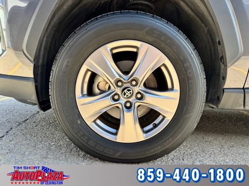 Used 2025 Toyota RAV4 XLE AWD/4WD image 6