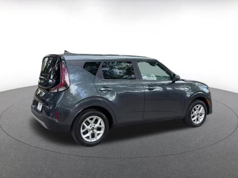 Used 2025 Kia Soul LX w/ LX Technology Package FWD image 15