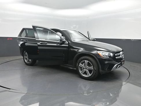 Used 2021 Mercedes-Benz GLC 300 4MATIC w/ Premium Package image 40