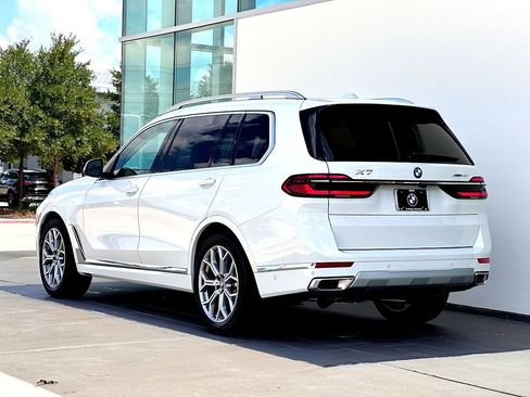 New 2026 BMW X7 xDrive40i w/ Premium Package image 7