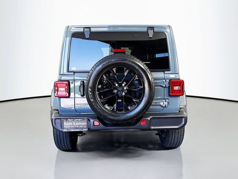 Used 2025 Jeep Wrangler Unlimited Sahara AWD/4WD image 6