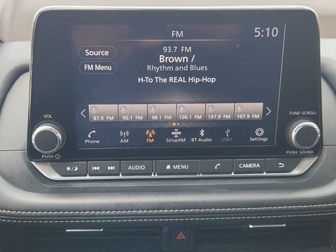 Used 2023 Nissan Rogue S FWD image 17