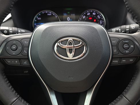 Certified 2022 Toyota RAV4 XLE Premium AWD/4WD image 28