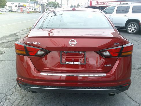 Used 2021 Nissan Altima 2.5 SR w/ SR Premium Package AWD/4WD image 11