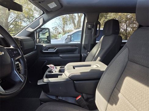 Used 2025 Chevrolet Silverado 2500 LT w/ Convenience Package image 6
