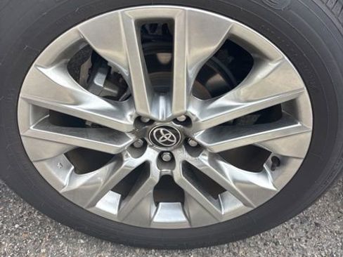 Used 2024 Toyota RAV4 XLE Premium FWD image 10