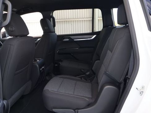 New 2026 GMC Acadia Elevation FWD image 16