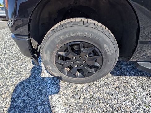 Used 2024 Ford F150 STX w/ Equipment Group 201A FX4 AWD/4WD image 8