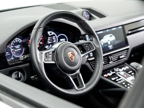 Used 2019 Porsche Cayenne image 9