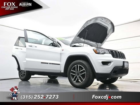 Used 2020 Jeep Grand Cherokee Trailhawk AWD/4WD image 36