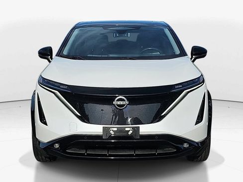 Used 2023 Nissan Ariya AWD/4WD image 12