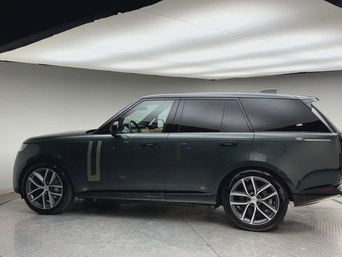 Used 2025 Land Rover Range Rover SE AWD/4WD image 5
