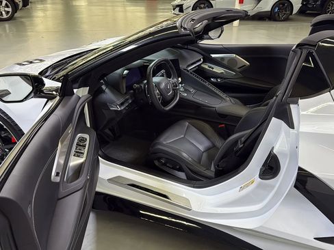 Used 2024 Chevrolet Corvette Stingray Preferred Conv w/ 2LT RWD image 12