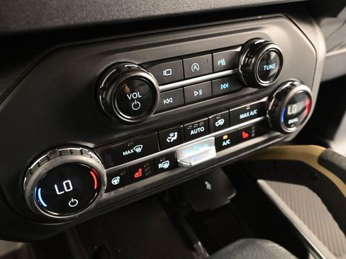 Certified 2025 Ford Bronco Badlands AWD/4WD image 17