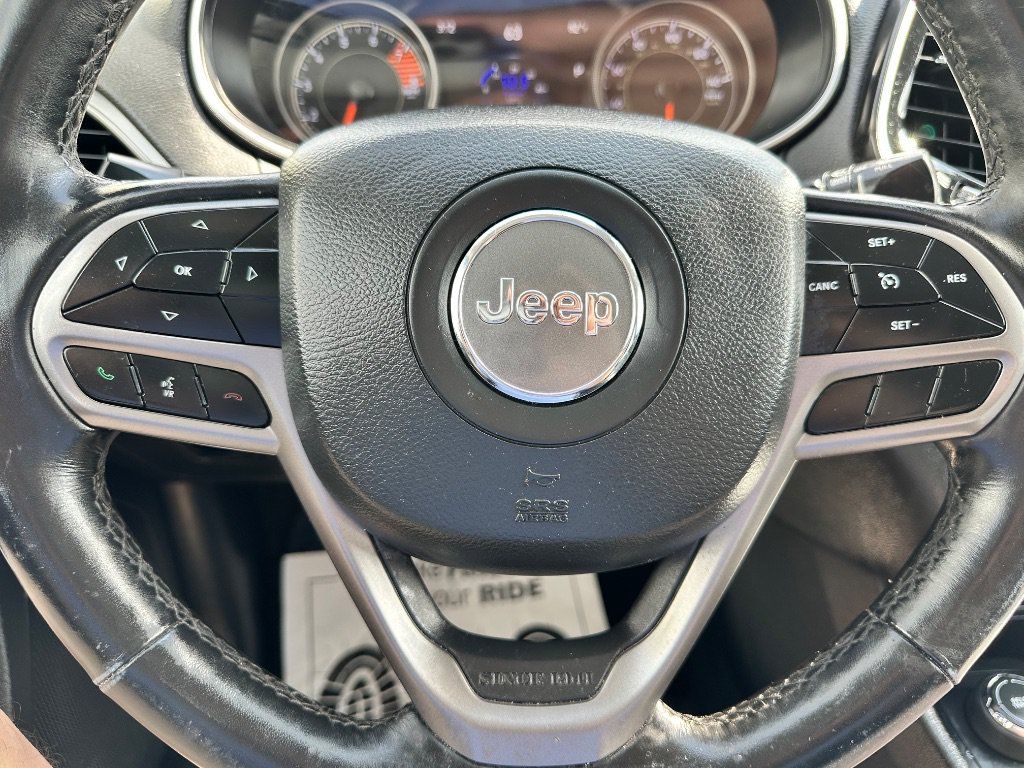 Used 2019 Jeep Cherokee Limited AWD/4WD image 7