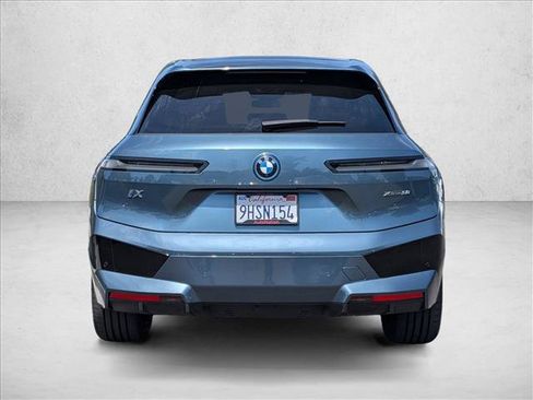 Used 2024 BMW iX xDrive50 w/ Sport Package AWD/4WD image 7
