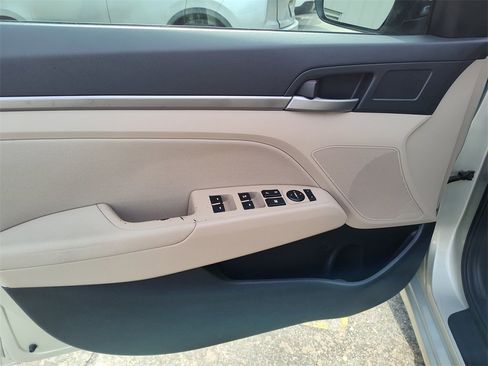 Used 2018 Hyundai Elantra SEL w/ Cargo Package image 18