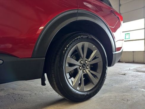 Used 2023 Ford Explorer XLT w/ Equipment Group 202A image 28