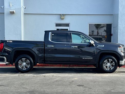 Used 2025 GMC Sierra 1500 SLT AWD/4WD image 3