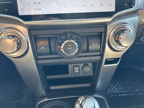 Used 2017 Toyota 4Runner SR5 AWD/4WD image 15