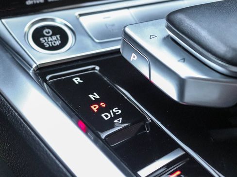 Certified 2024 Audi Q8 e-tron Premium Plus AWD/4WD image 23
