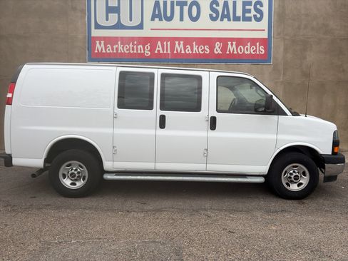 Used 2024 GMC Savana 2500 w/ Driver Convenience Package RWD image 4